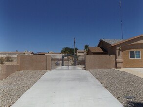 Building Photo - 3233 Iroquois Ct