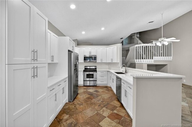 Building Photo - 2274 SW Olympic Club Terrace