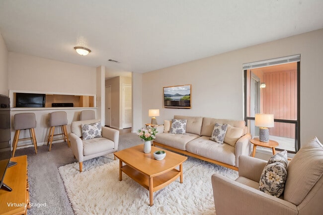 Building Photo - Bay Colony