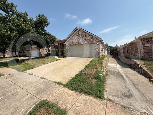 Foto del edificio - 1921 Highland Haven Ln