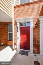 Building Photo - 23225 Milltown Knoll Square