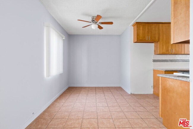 Foto del edificio - 3827 Tilden Ave