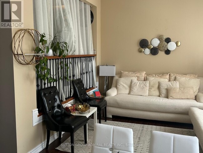 Building Photo - 82 Henderson Dr