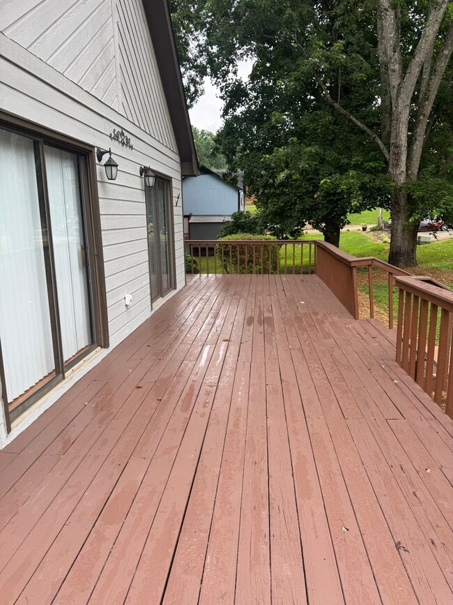 Building Photo - Bright & Charming 3BR Ranch Home in Newton – Vaulted Ceilings & Large Deck
