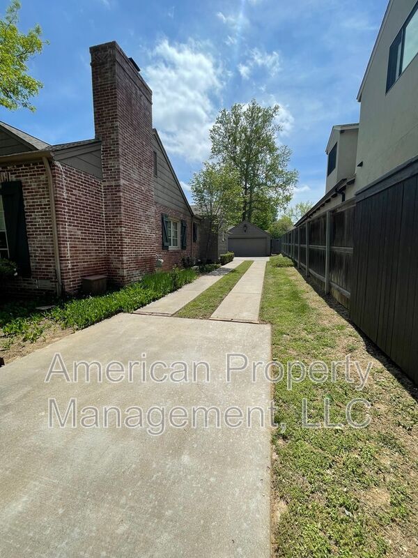 Foto del edificio - 2536 E 22nd Pl