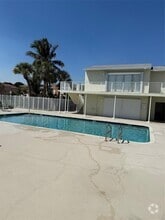 Building Photo - 873 Crystal Lake Dr