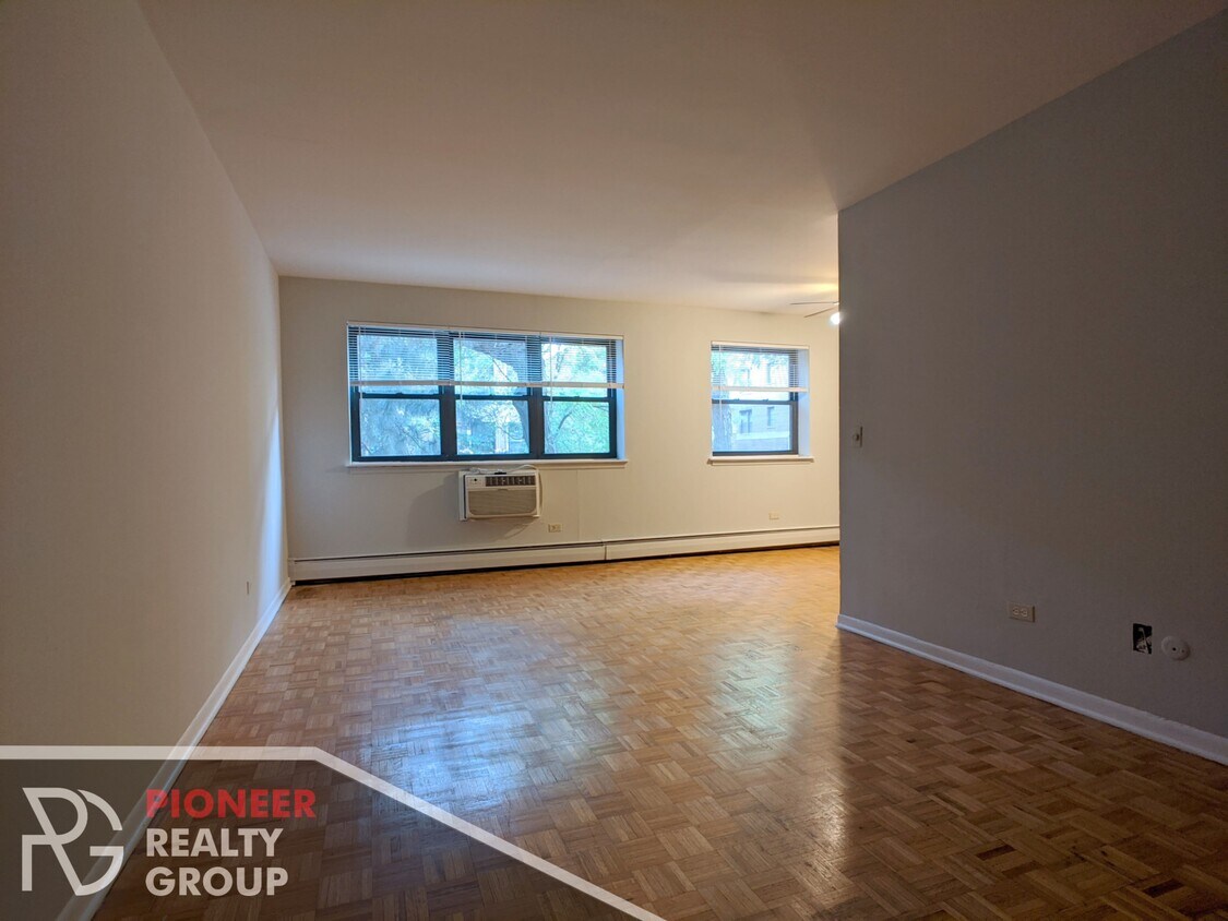 Foto principal - 502 W Briar Pl
