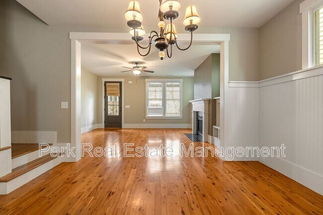 Foto del edificio - 1229 Great Ridge Pkwy