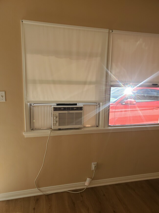 Foto del edificio - 148 N Beachwood Dr