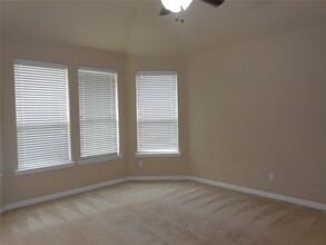 Building Photo - 11 Vershire Cir