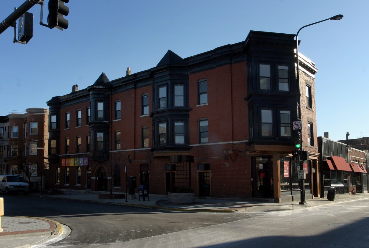 Foto del edificio - 3359 N Halsted St