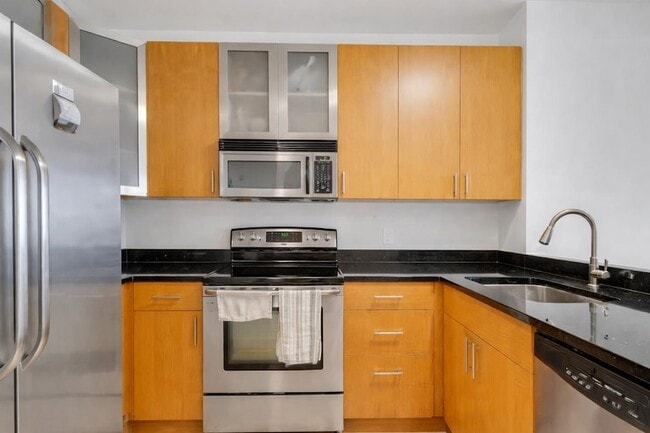 Photo - 26 Ave at Port Imperial Apartment