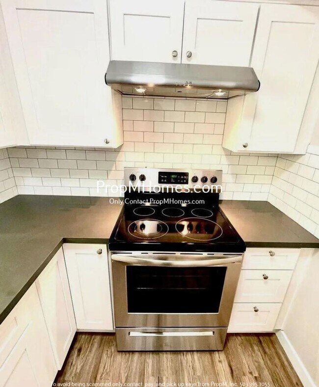 Foto del edificio - Updated One Bedroom Duplex in Montavilla!