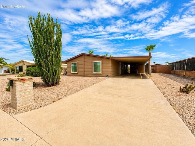 Foto del edificio - 9317 E Cactus Ln S