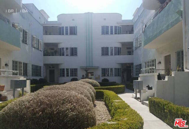 Building Photo - 909 S Serrano Ave