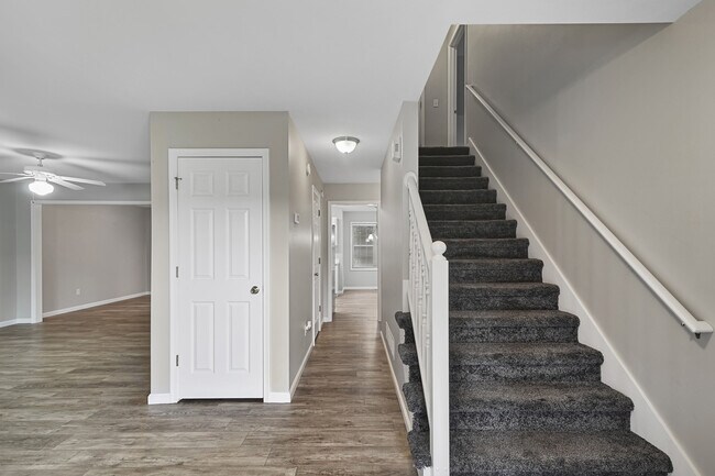 Building Photo - 176 Tall Tree Ln