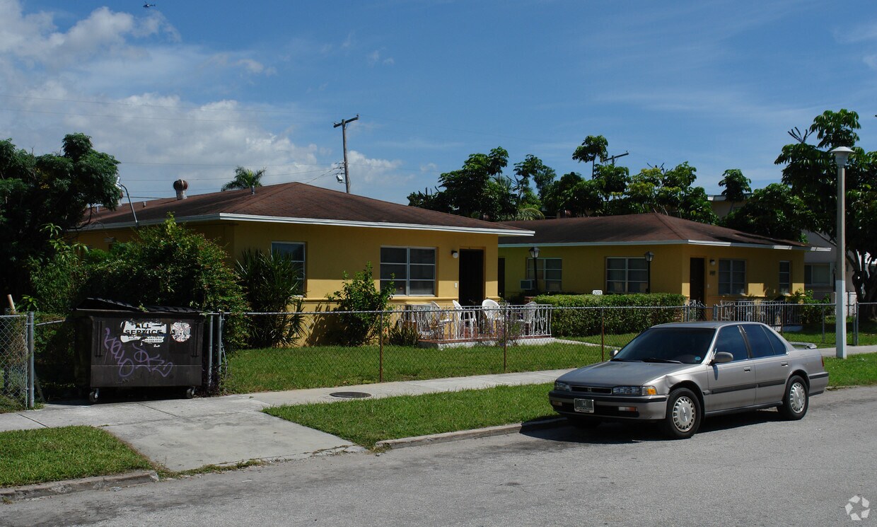 Foto del edificio - 2479 SW 27th St