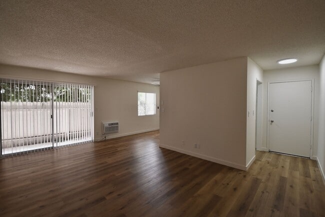 Building Photo - 6115 Whitsett Ave