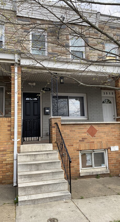 Foto principal - 3908 Claremont St