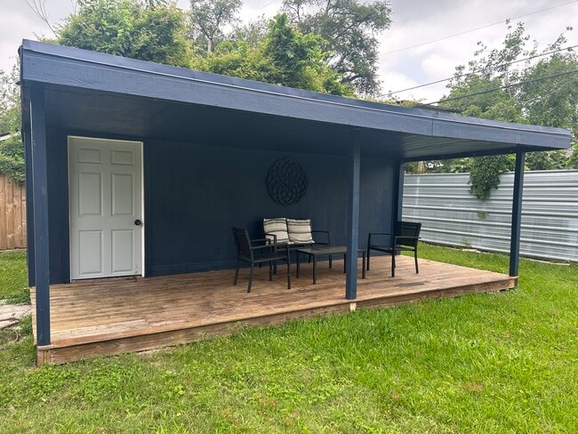 Foto del edificio - 523 Cresline St