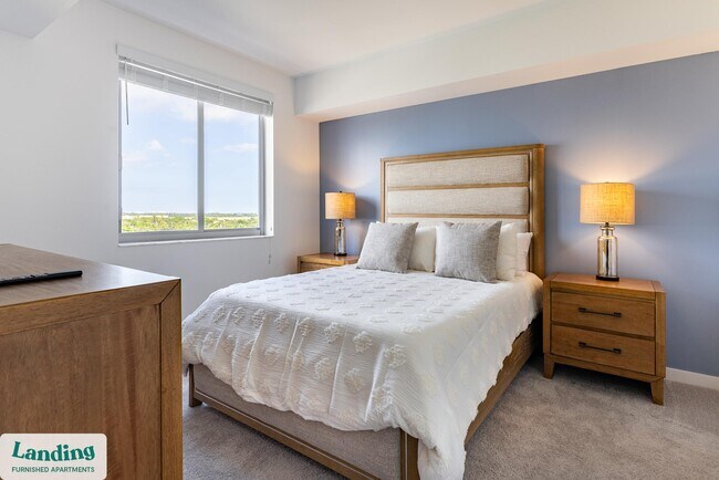 Building Photo - 200 NE 1st Ave