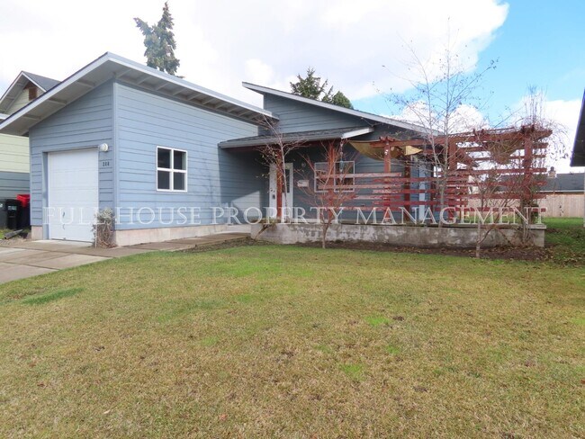 Foto del edificio - Custom Designed 3 Bed/ 2 Bath Home ! In th...