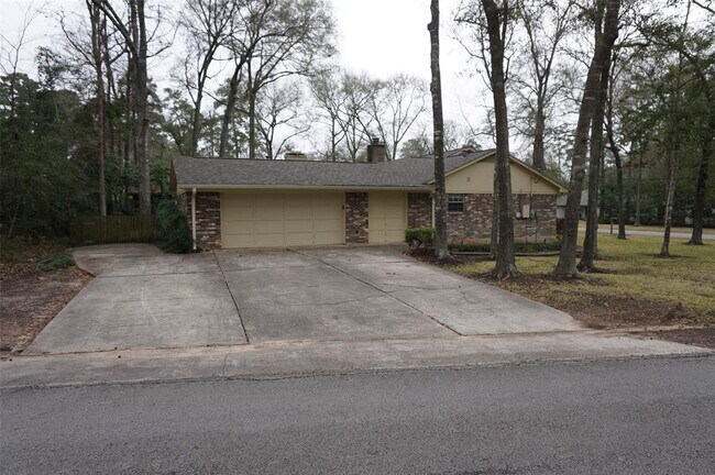 Building Photo - 41 Greentree Ln