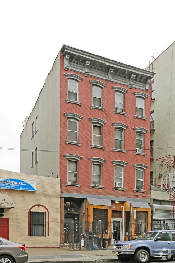 Foto principal - 204 Bushwick Ave