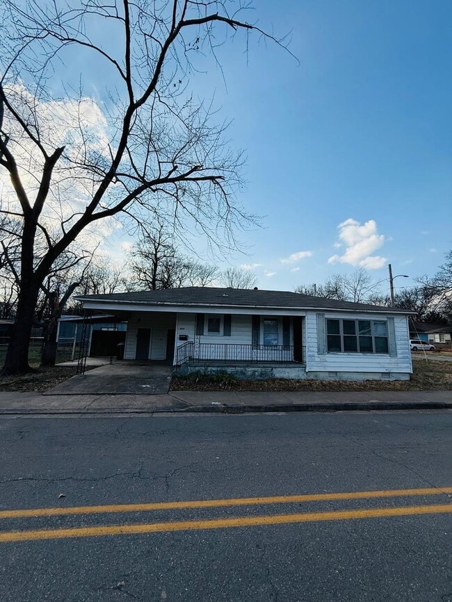 Building Photo - 4517 Allen St