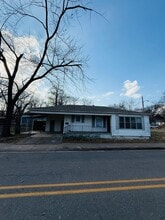 Building Photo - 4517 Allen St