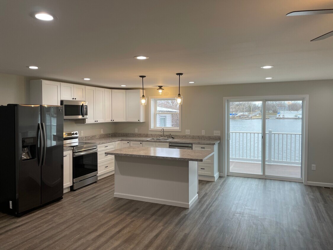 New appliances - 27665 Water St