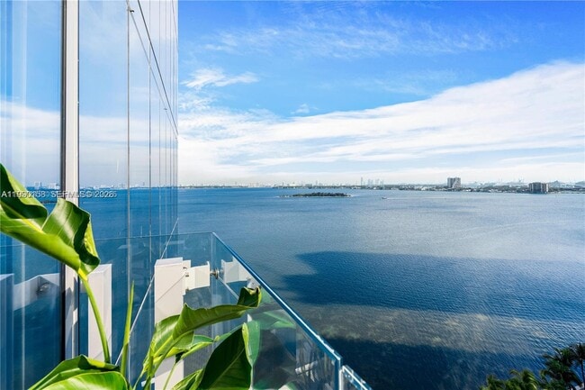 Foto del edificio - 700 NE 26th Terrace