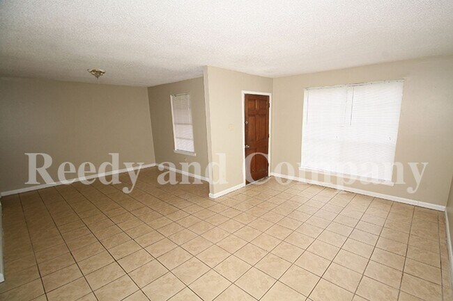 Building Photo - 3385 Barbwood Dr