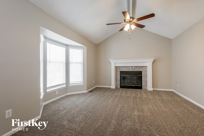 Building Photo - 1529 NE Auburn Dr