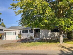 Building Photo - 2640 Watson St