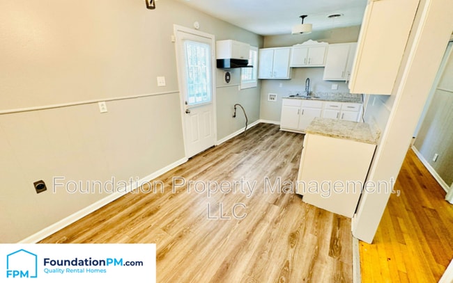 Building Photo - 319 Honduras Dr