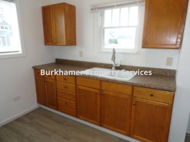 Building Photo - 2921 Aberdeen Ave