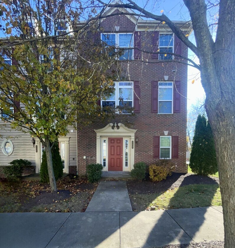 Foto principal - **** THIS PROPERTY HAS AN APPROVED APPLICA...