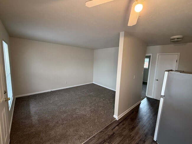 Foto del edificio - Discover Unmatched Convenience in a Prime Location in your 1 BR, 1BA Apartment! Hablamos Espanol!