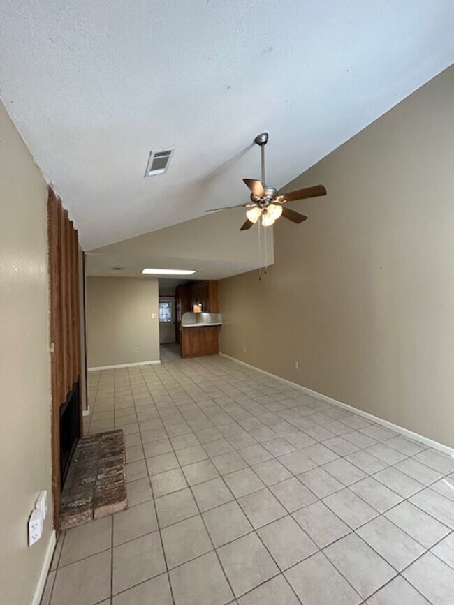 Foto del edificio - 12784 Brogdon Ln