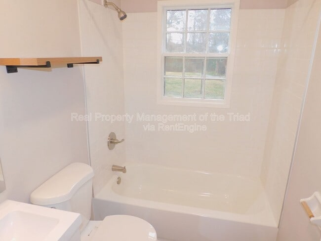 Building Photo - 1232 Pamlico Dr