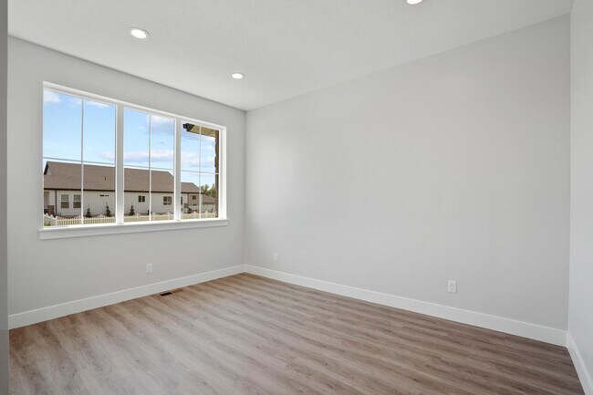 Foto del edificio - Cozy, Bright, and Spacious Home Nestled in Midway