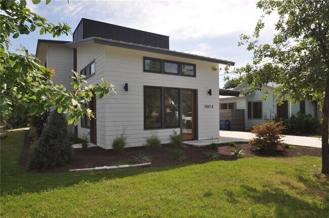 Building Photo - 1801 Cullen Ave