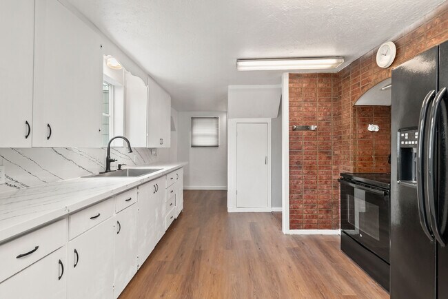 Foto del edificio - 3311 Gull Harbor Rd NE