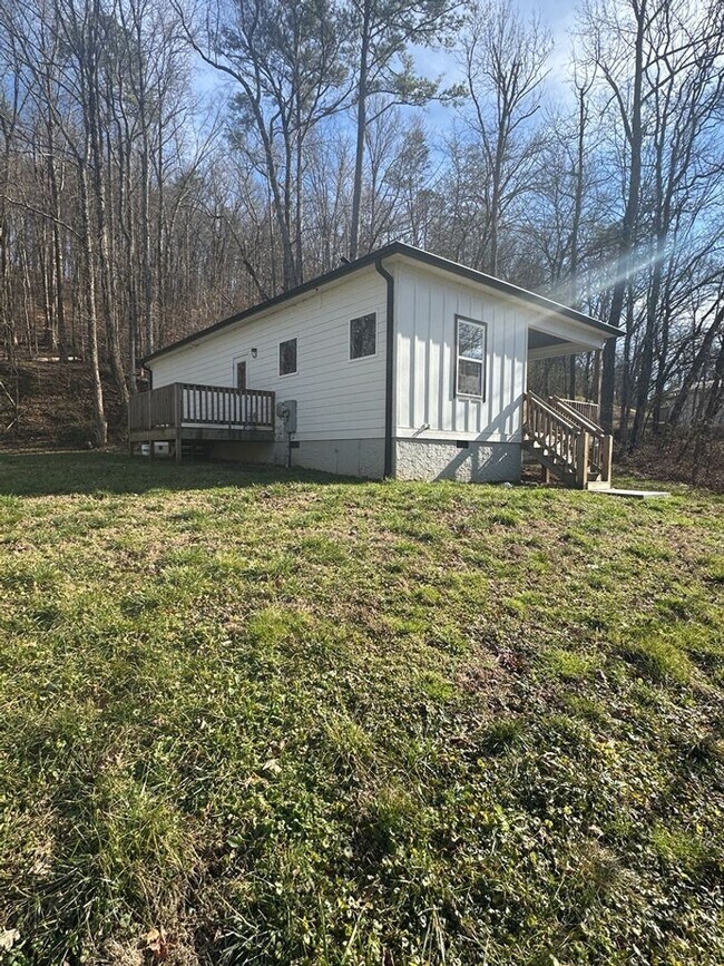 Building Photo - 1242 Browns Ferry Rd