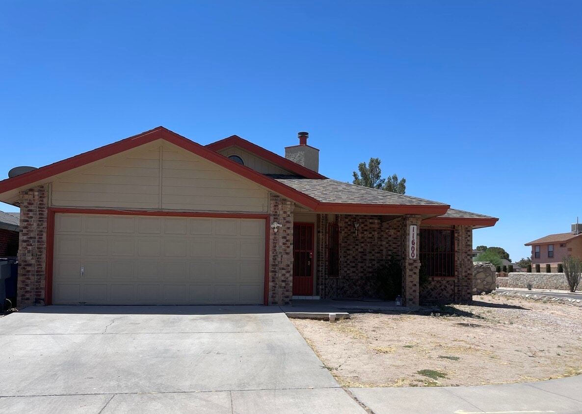 11600 Clear Lake Cir, El Paso, TX 79936 House for Rent in El Paso, TX