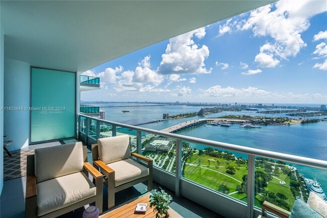 Building Photo - 900 Biscayne Blvd