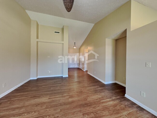 Building Photo - 6104 Lake Freeman Dr