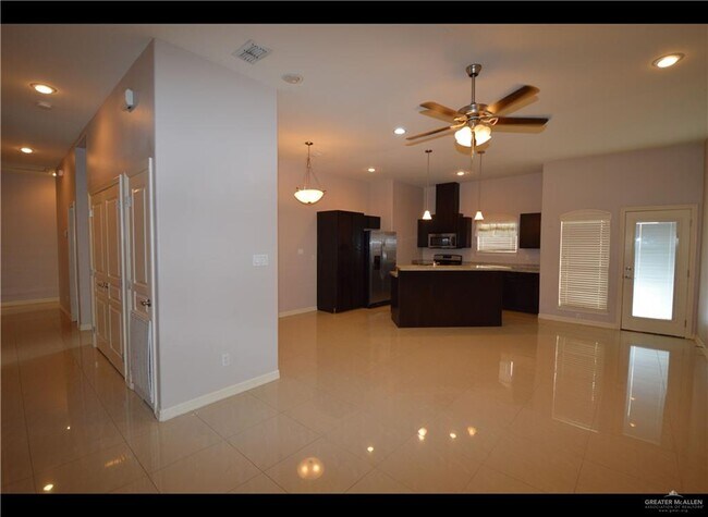 Building Photo - 2705 Mimosa St
