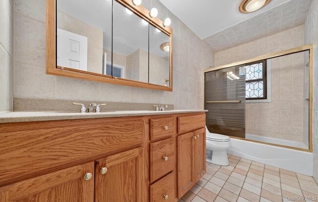 Foto del edificio - 8 Badami Dr